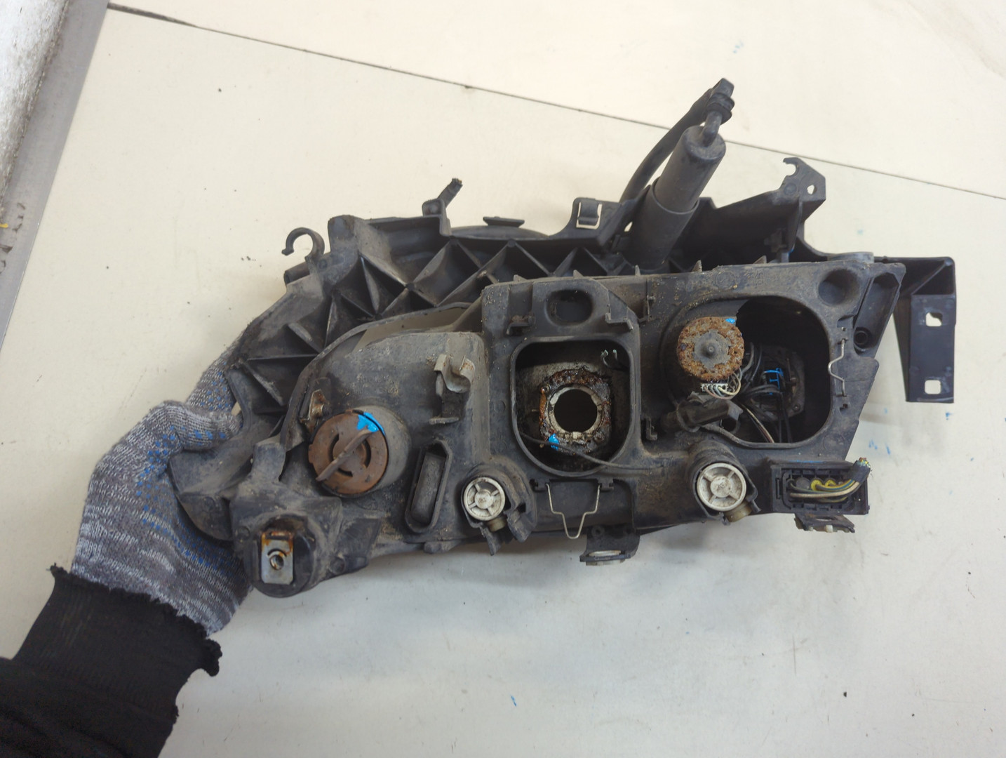 Фара правая