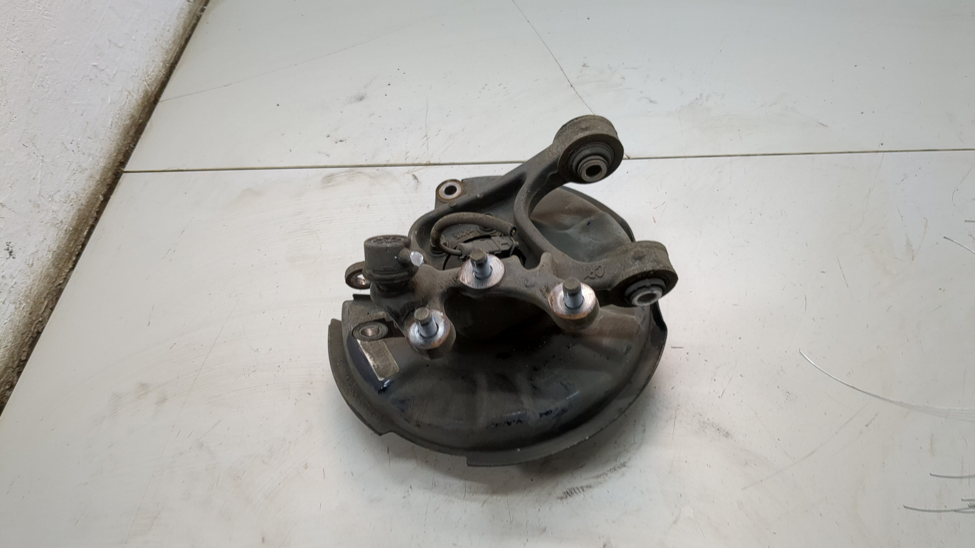 Кулак поворотный задний правый