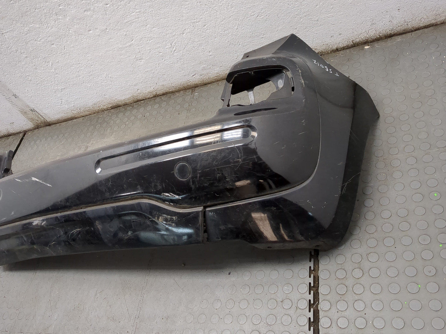 Бампер задний