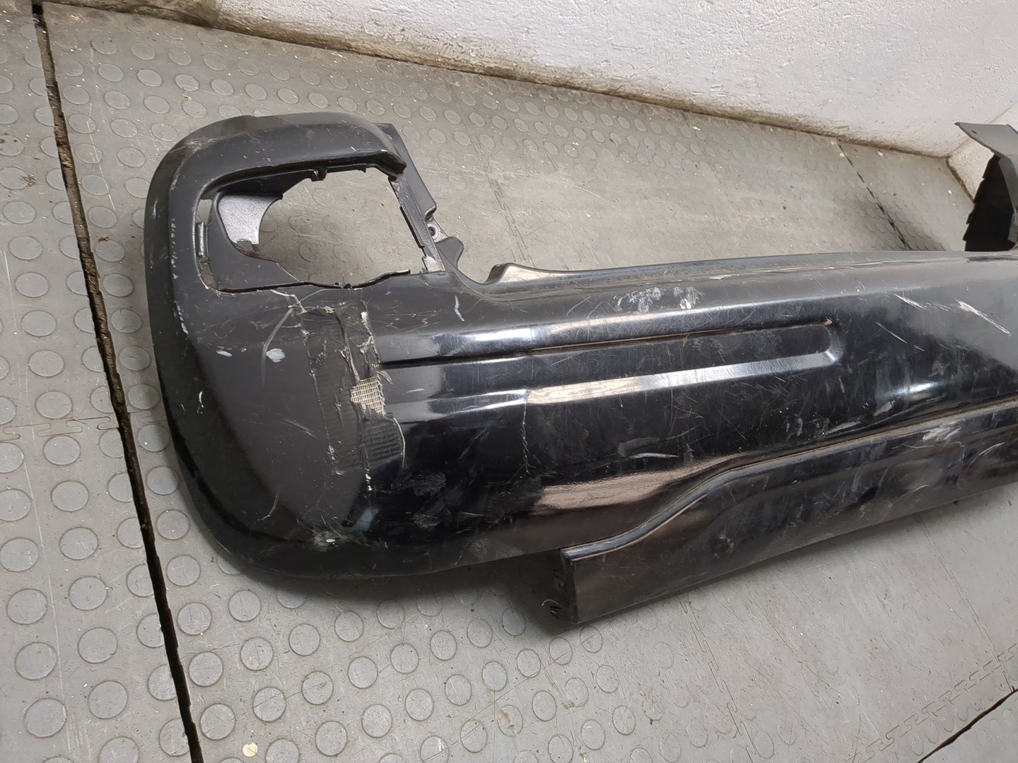 Бампер задний