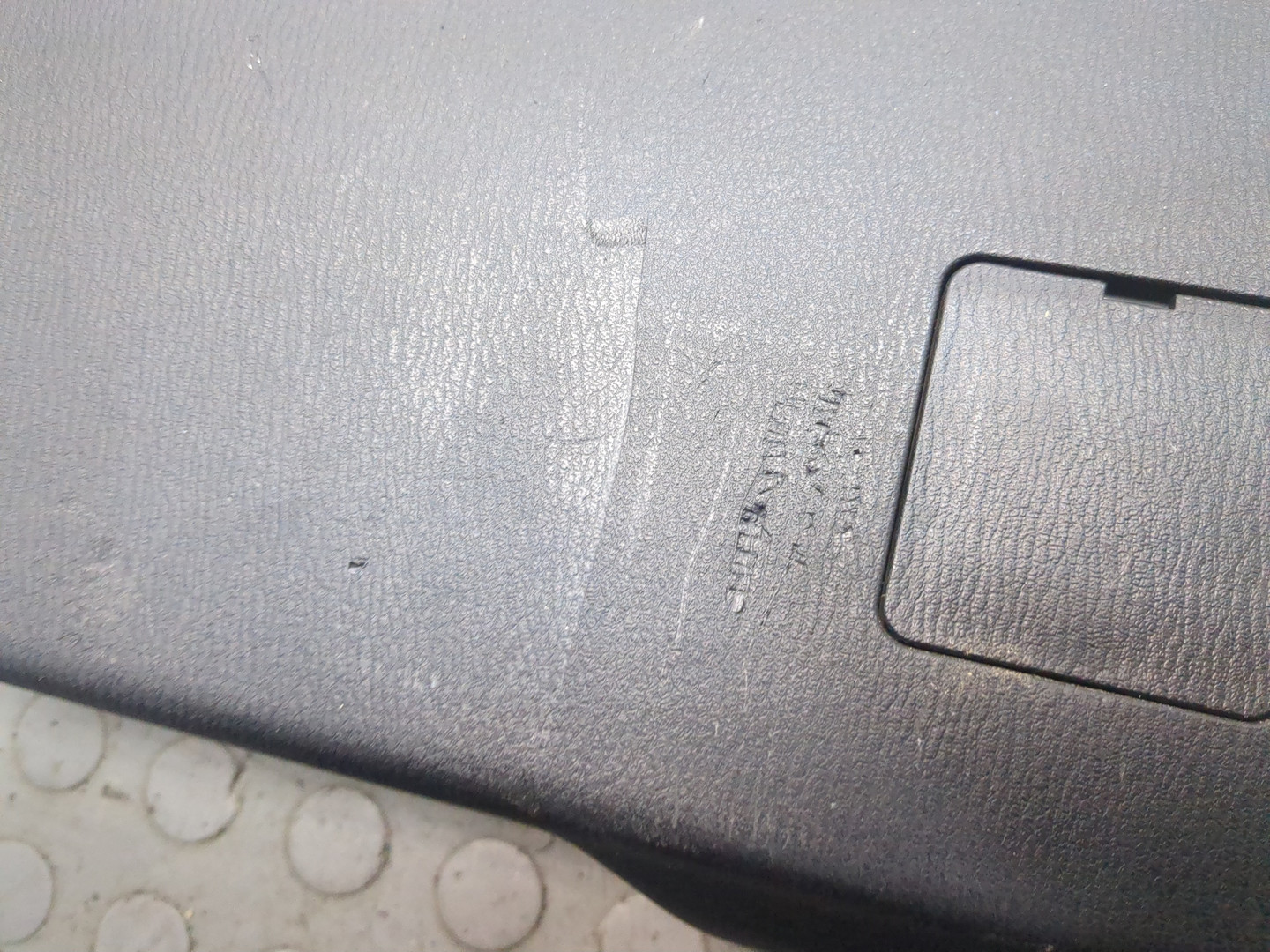 Обшивка двери багажника