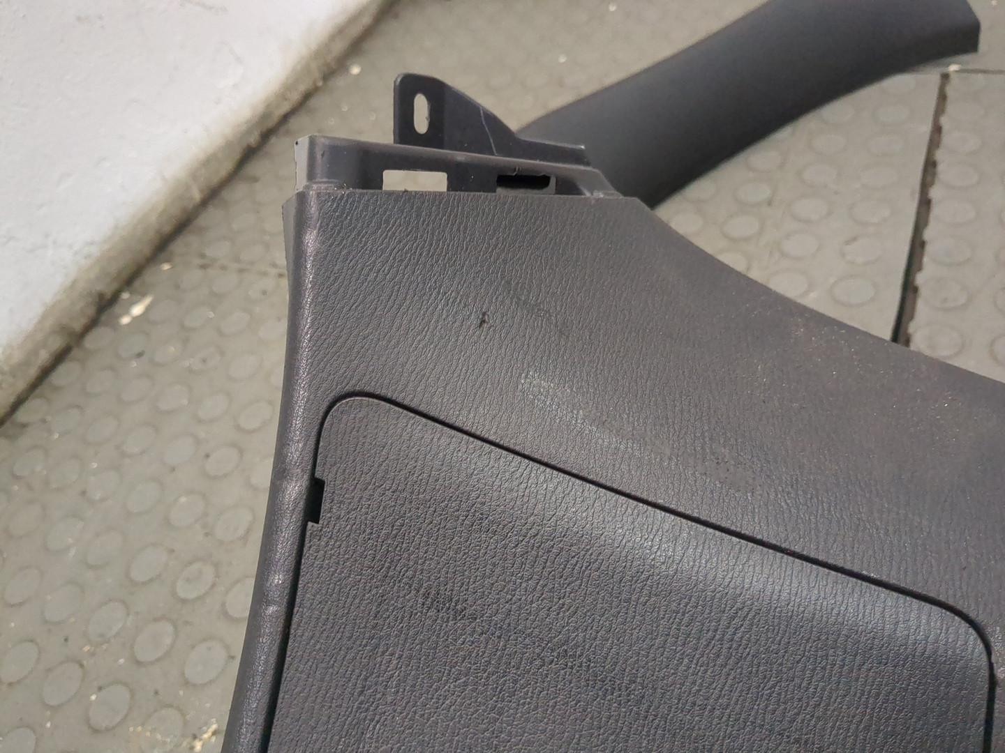 Обшивка двери багажника