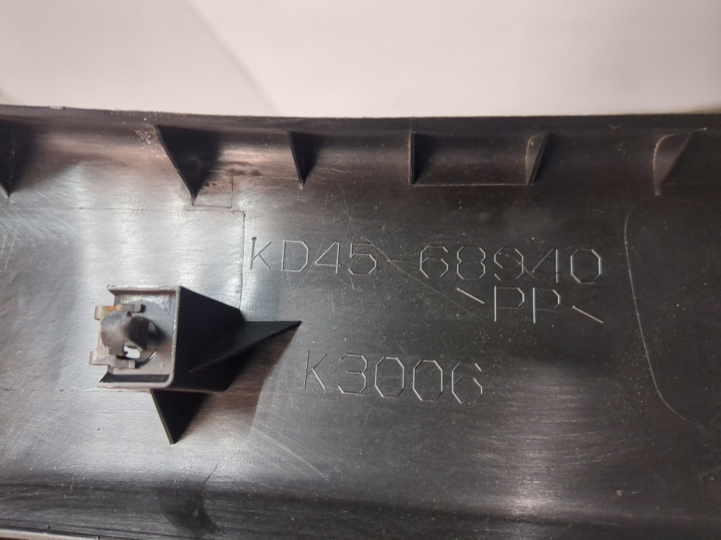 Обшивка двери багажника