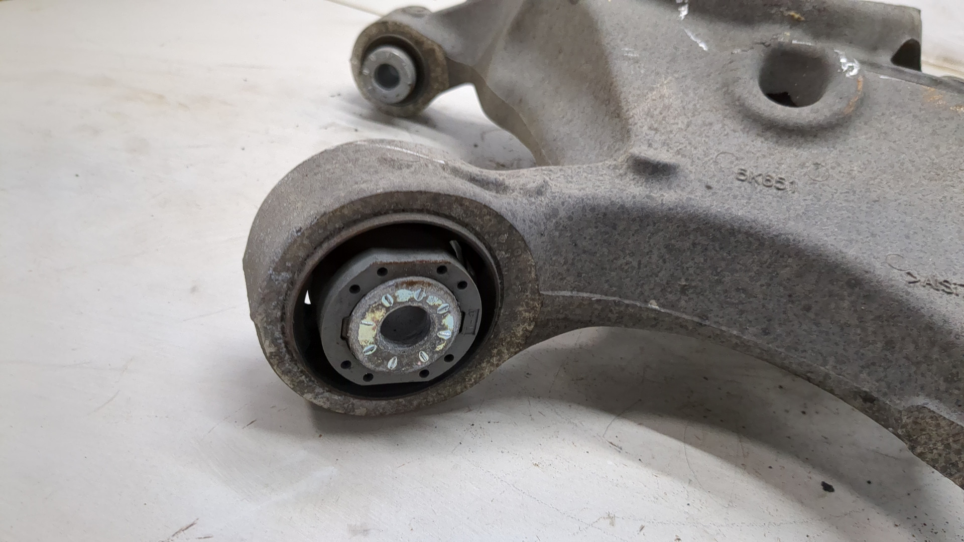 Рычаг задний правый