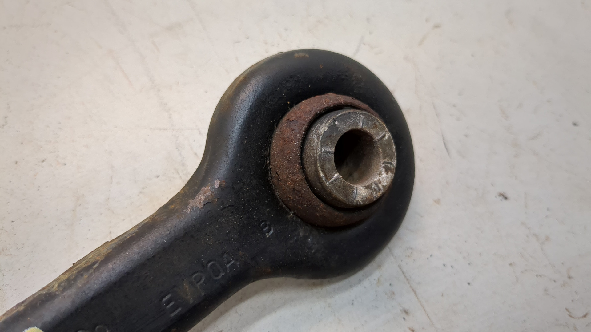 Рычаг задний