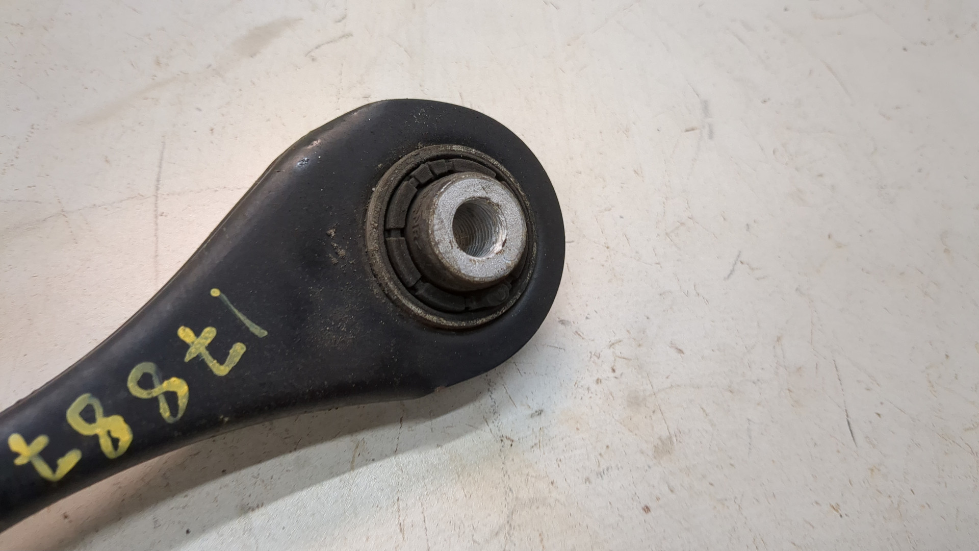 Рычаг задний