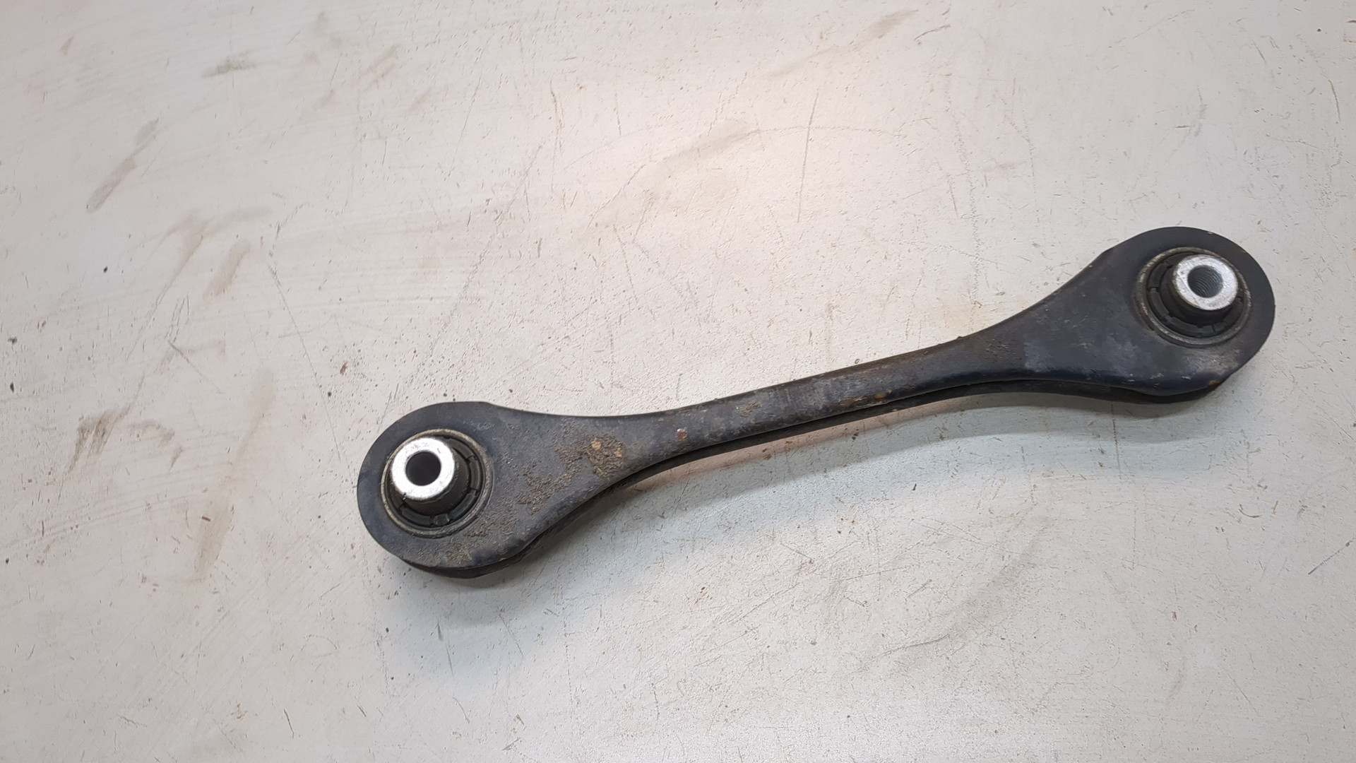 Рычаг задний