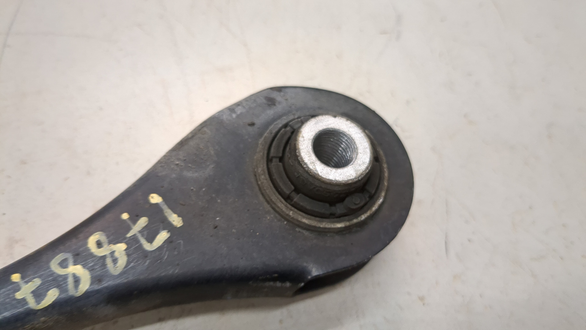 Рычаг задний