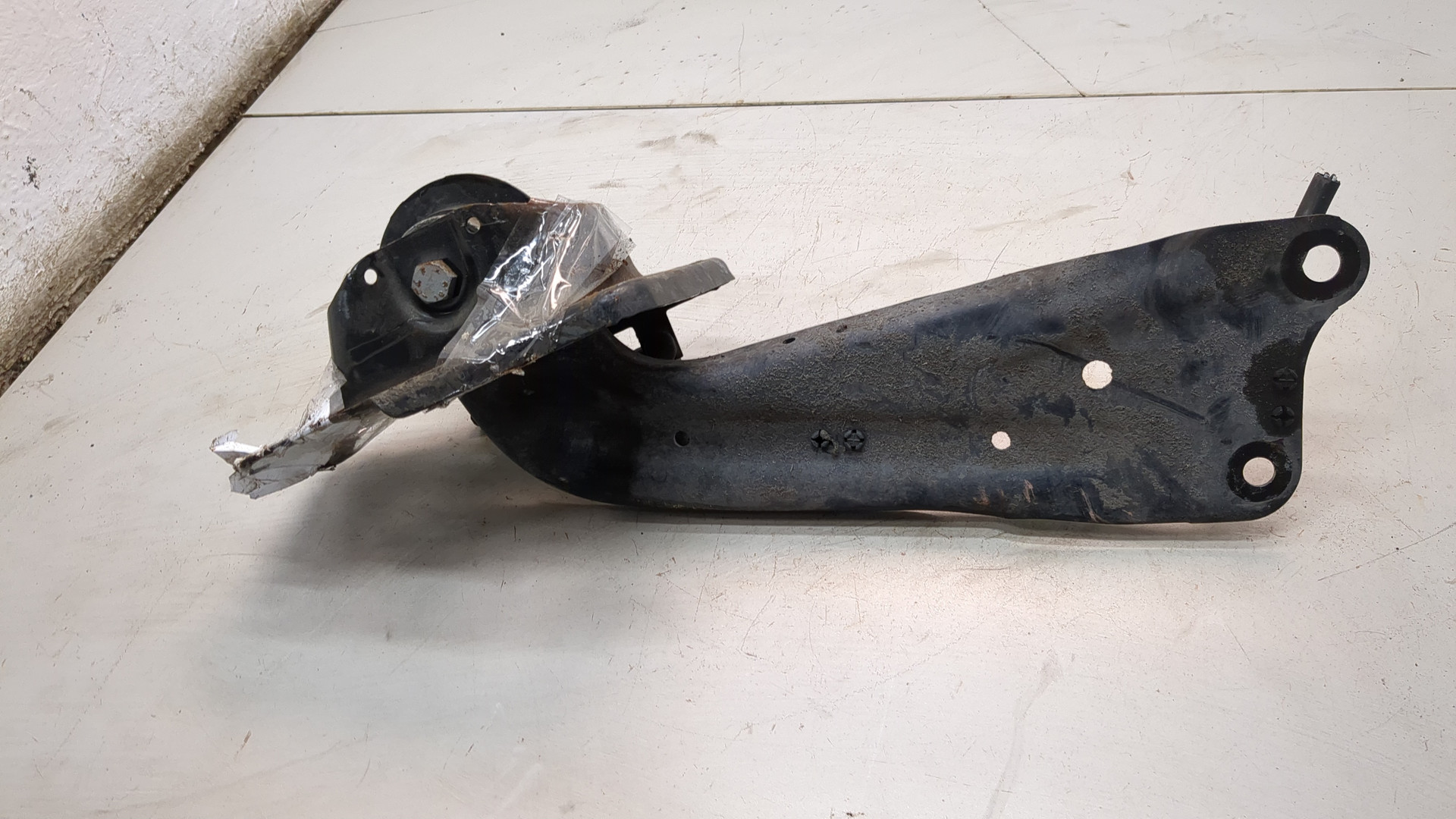 Рычаг задний левый