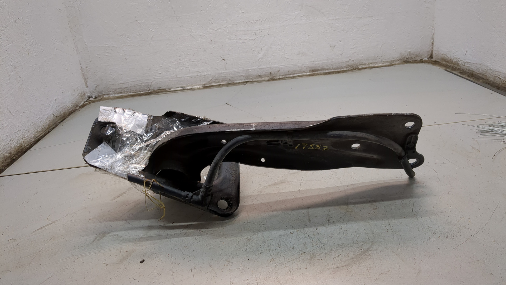 Рычаг задний левый