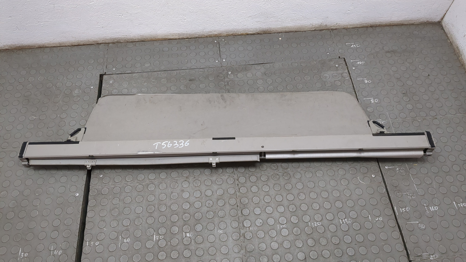 Шторка багажника