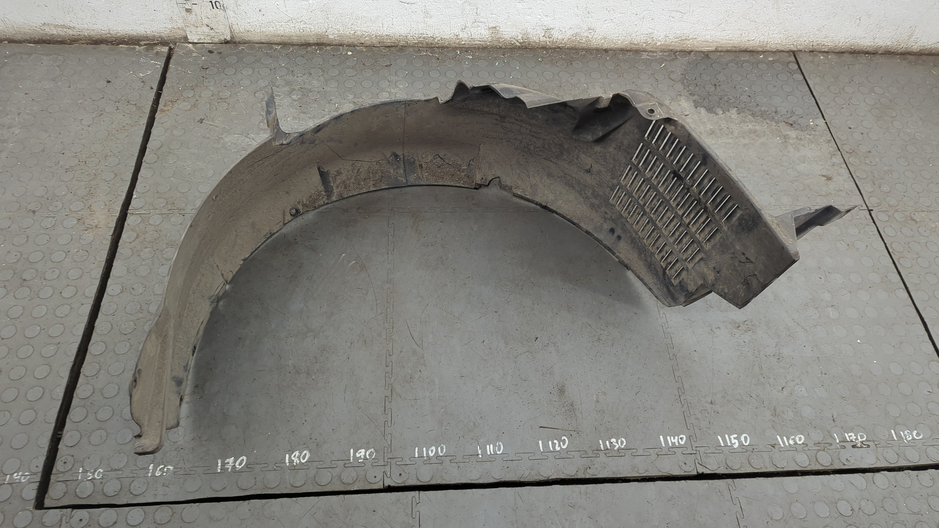 Локер передний левый