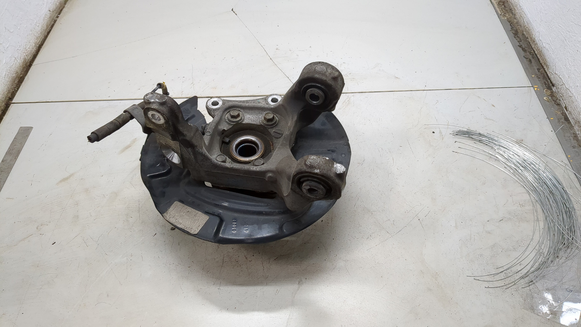 Кулак поворотный задний правый