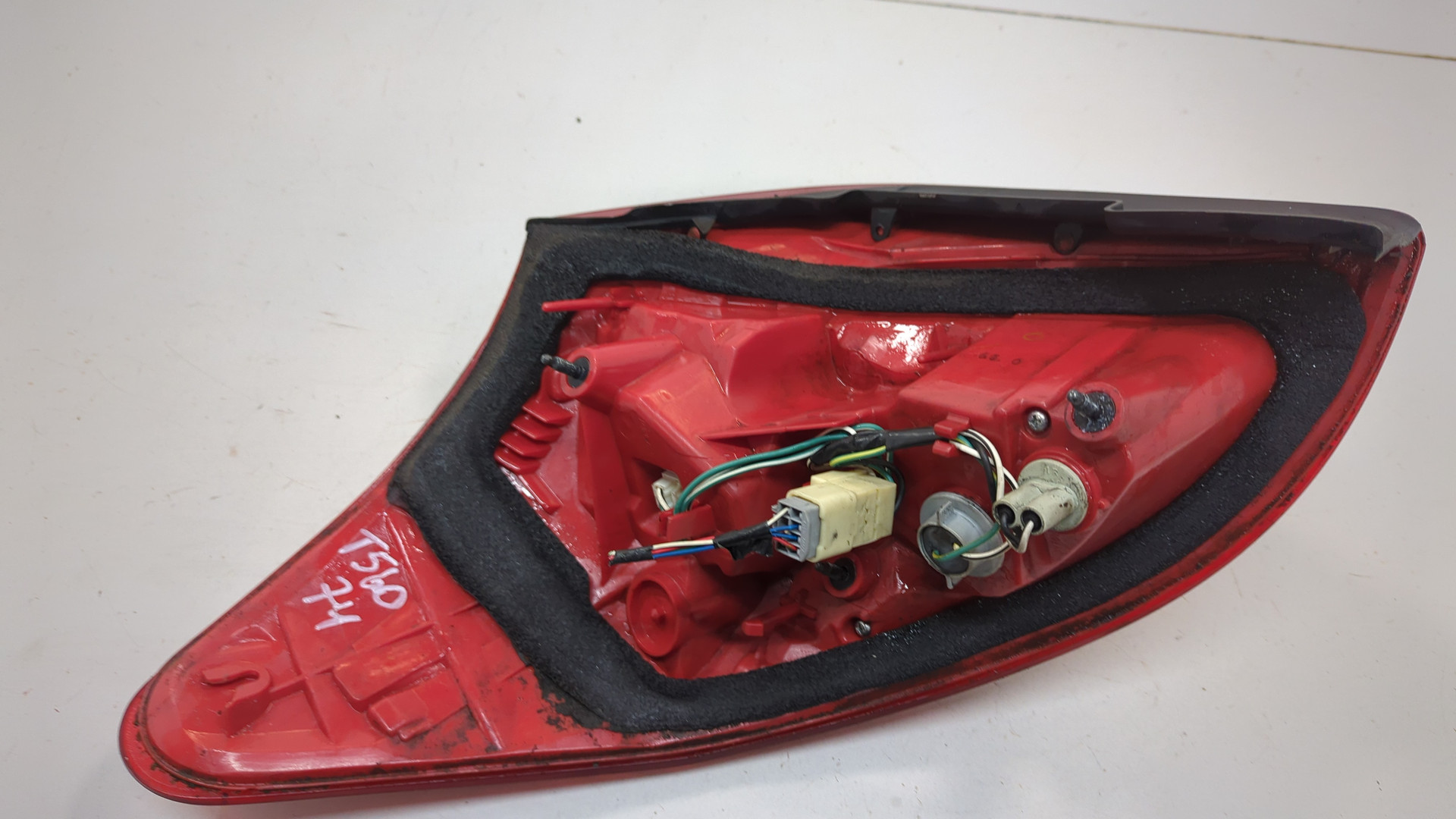 Фонарь задний правый