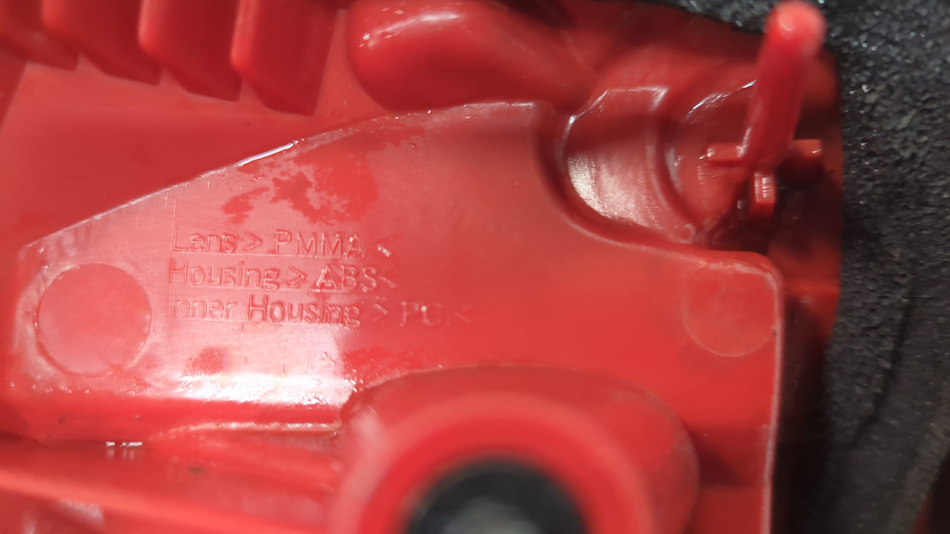 Фонарь задний правый