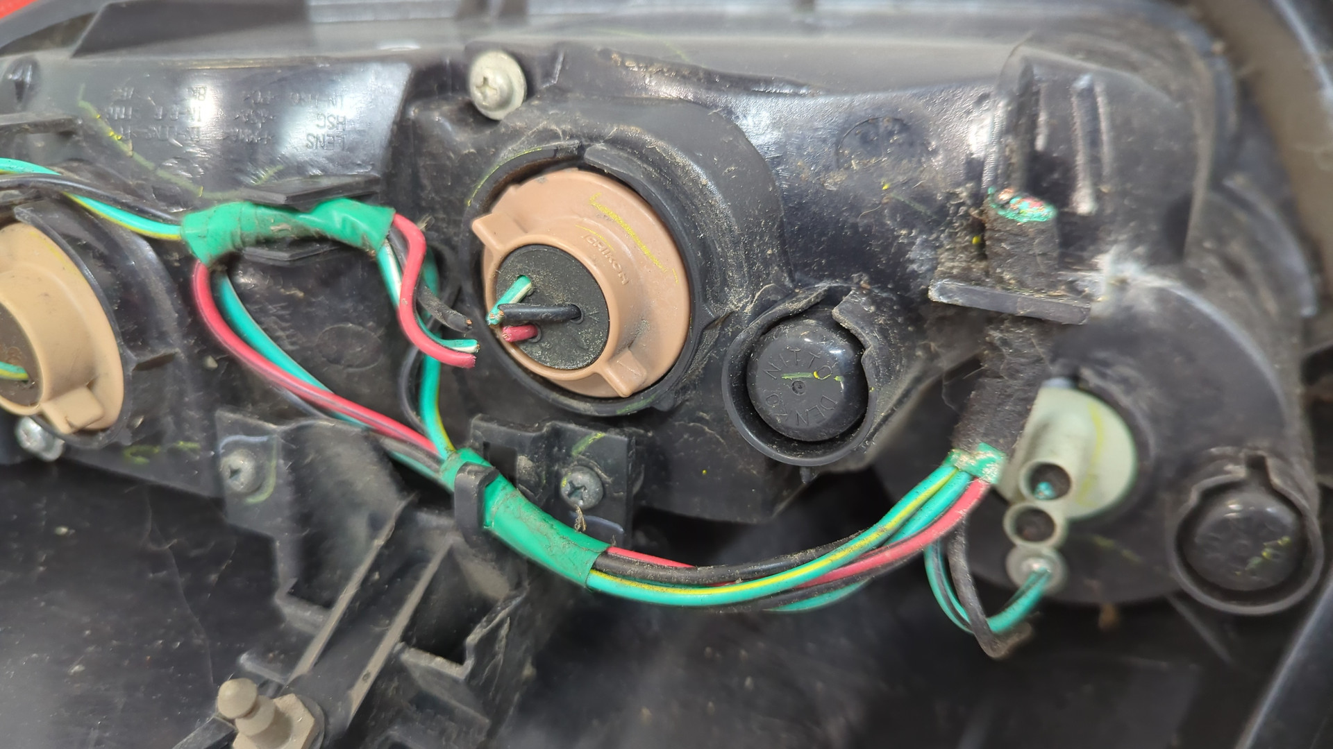 Фонарь задний левый