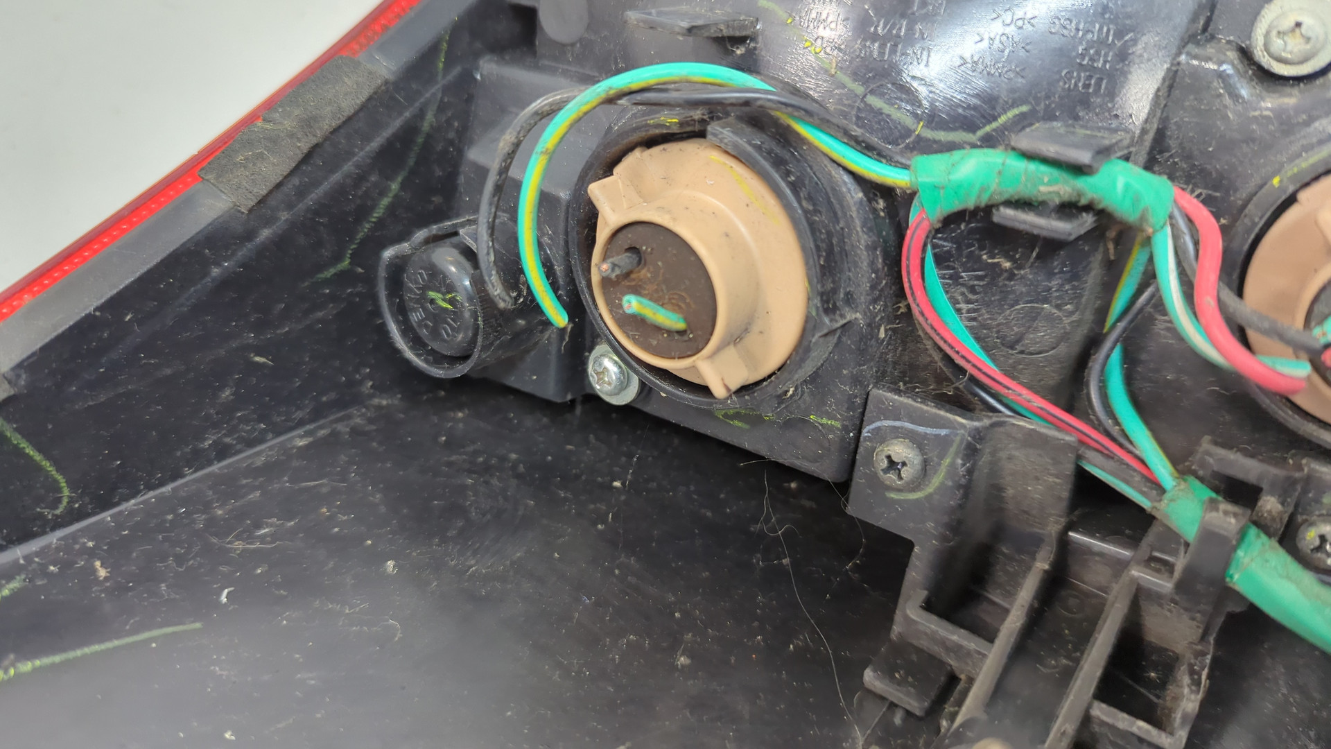 Фонарь задний левый