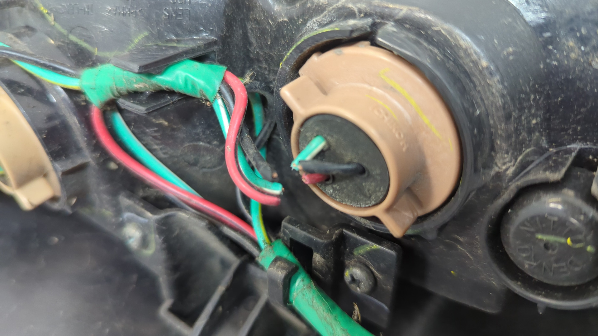 Фонарь задний левый