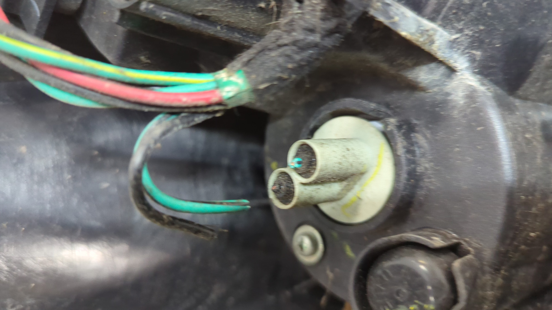 Фонарь задний левый