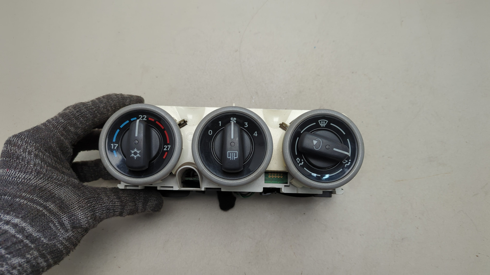 Переключатель отопителя