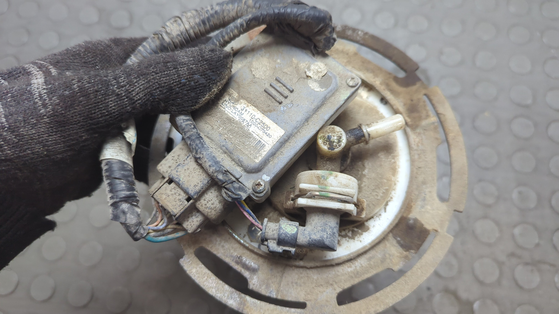 Насос топливный электрический