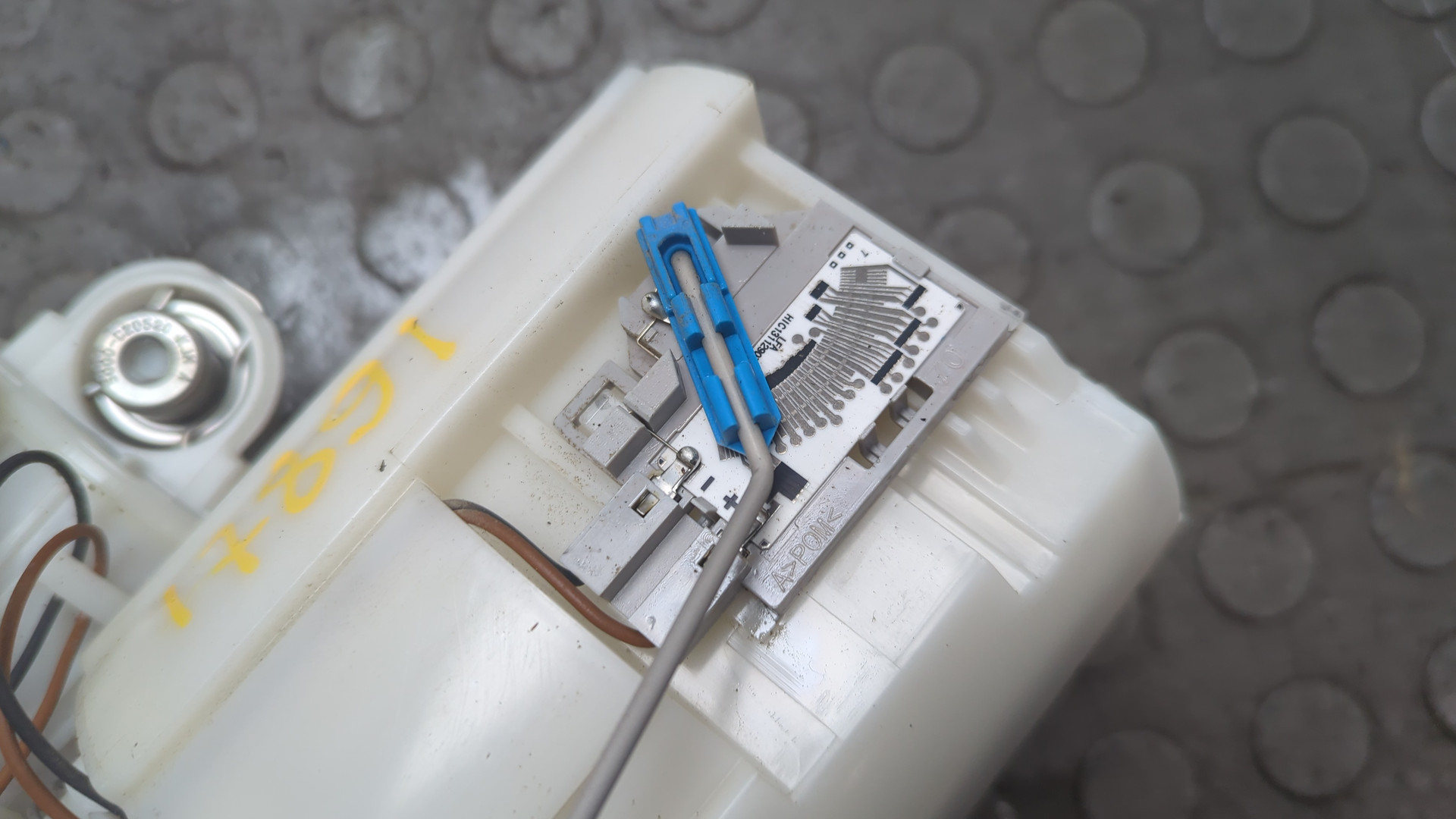 Насос топливный электрический