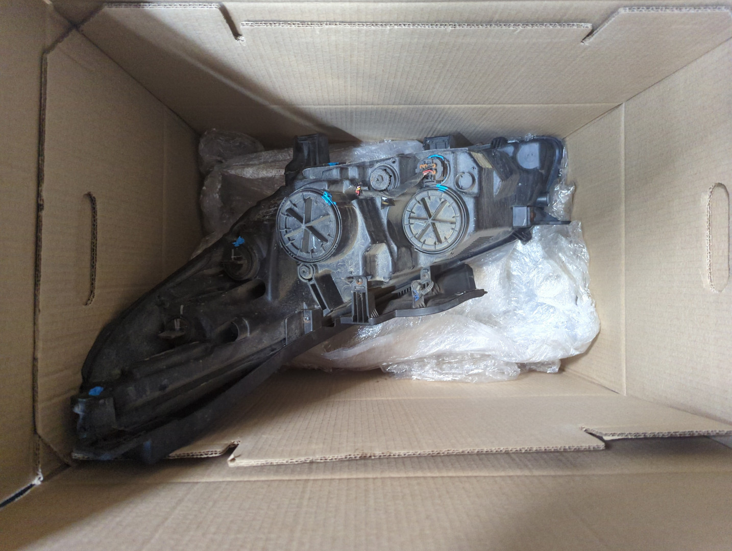 Фара правая