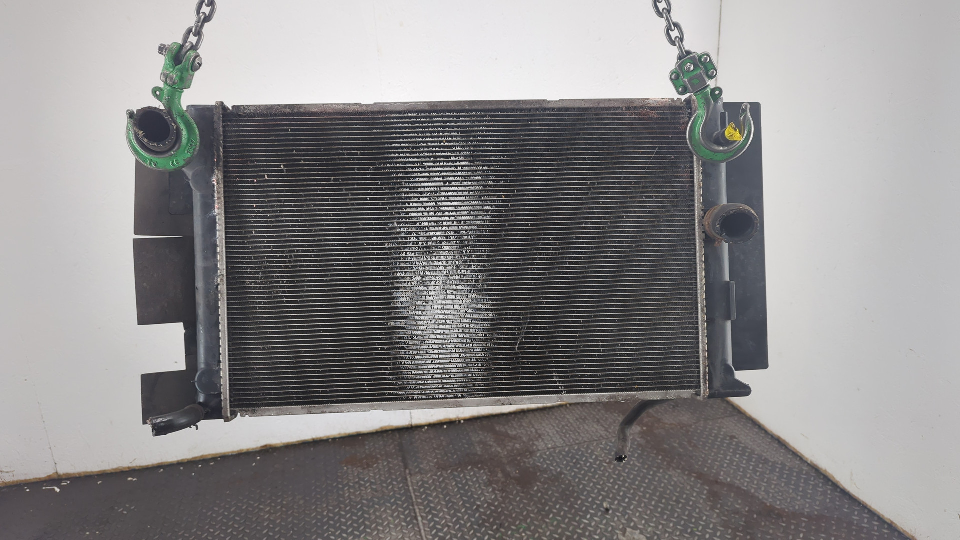 Радиатор охлаждения двигателя основной