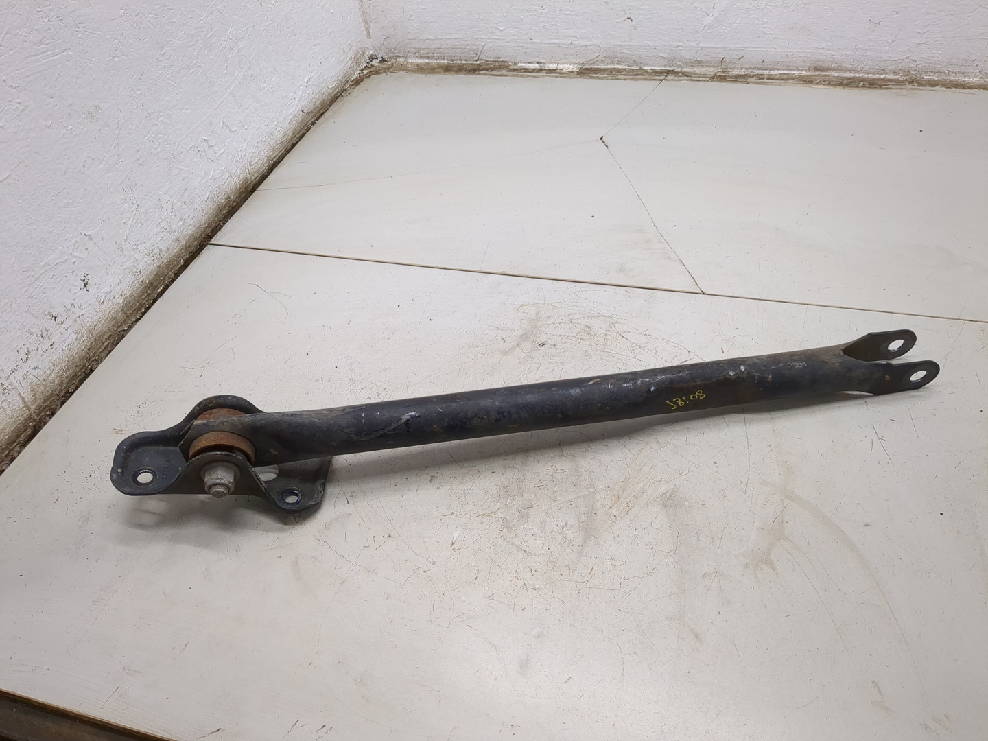 Рычаг задний