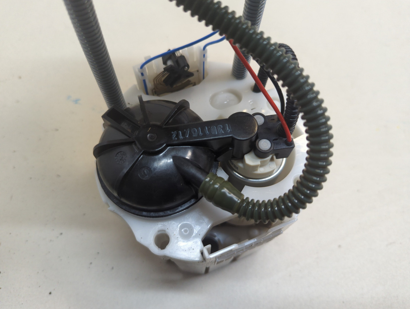 Насос топливный электрический