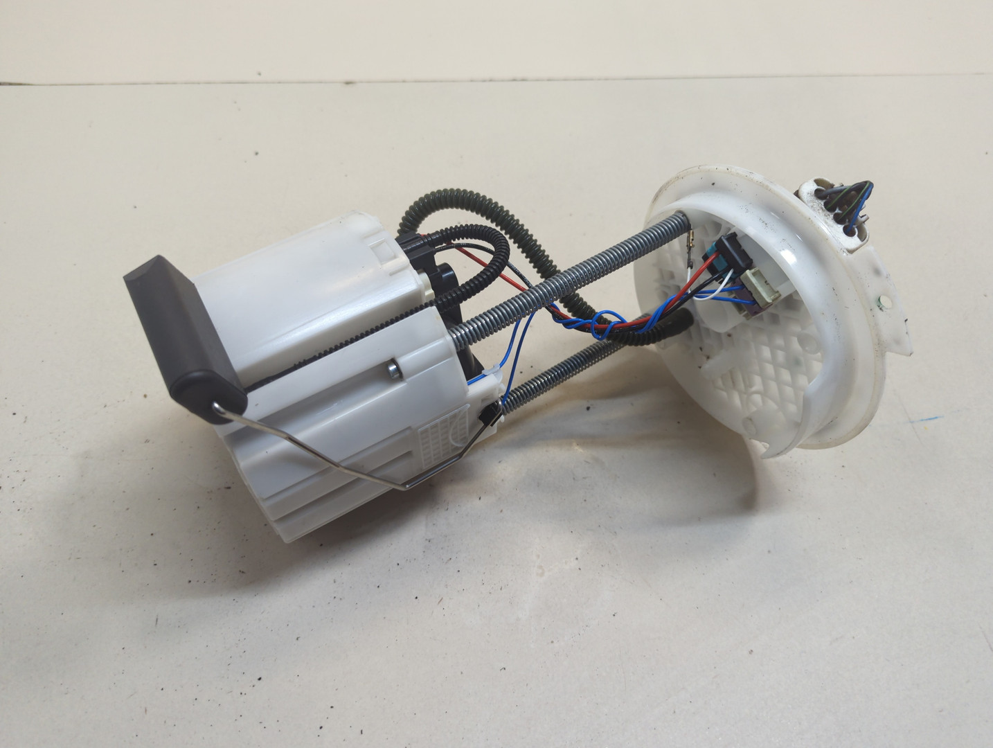 Насос топливный электрический