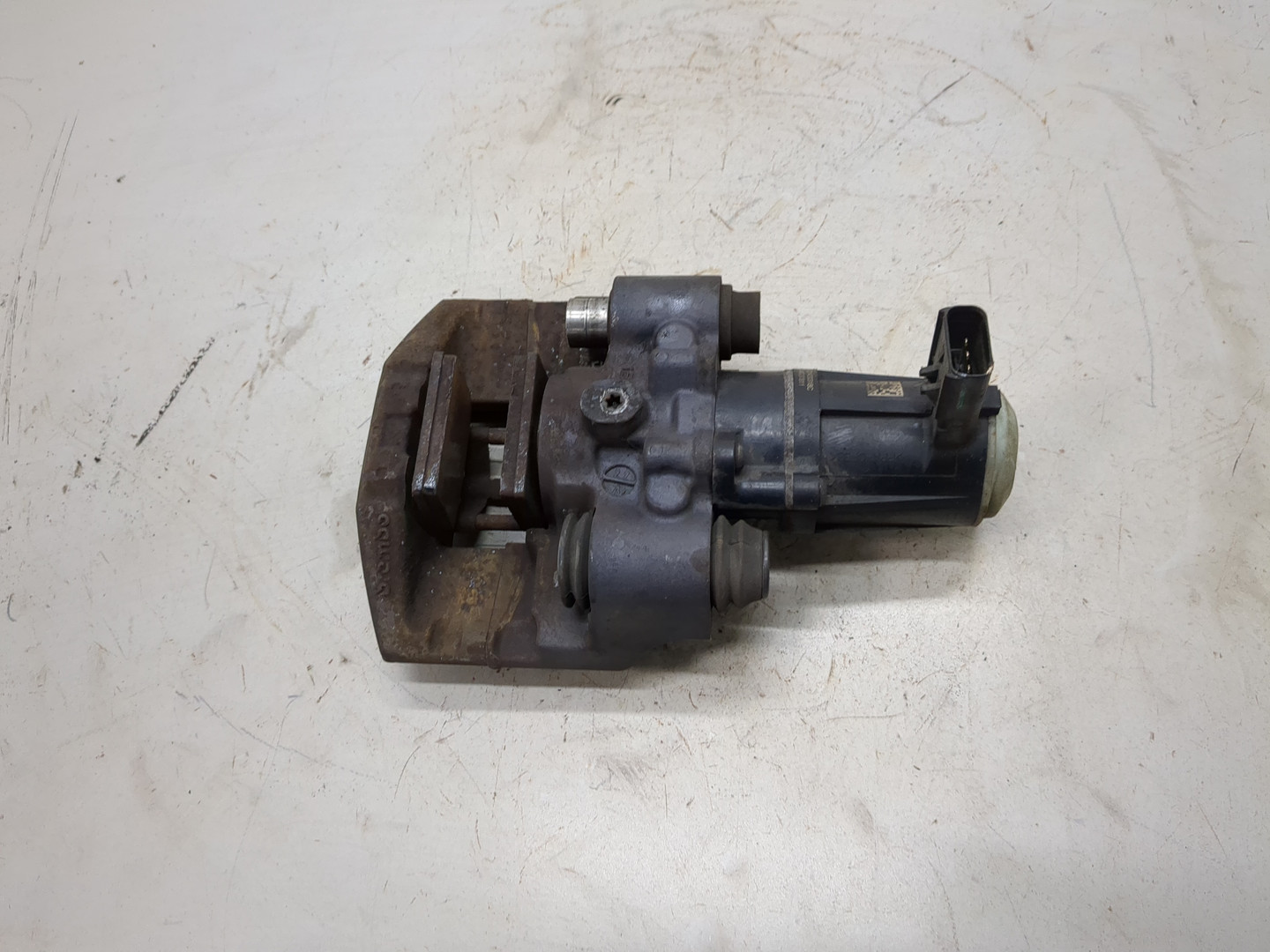 Суппорт задний