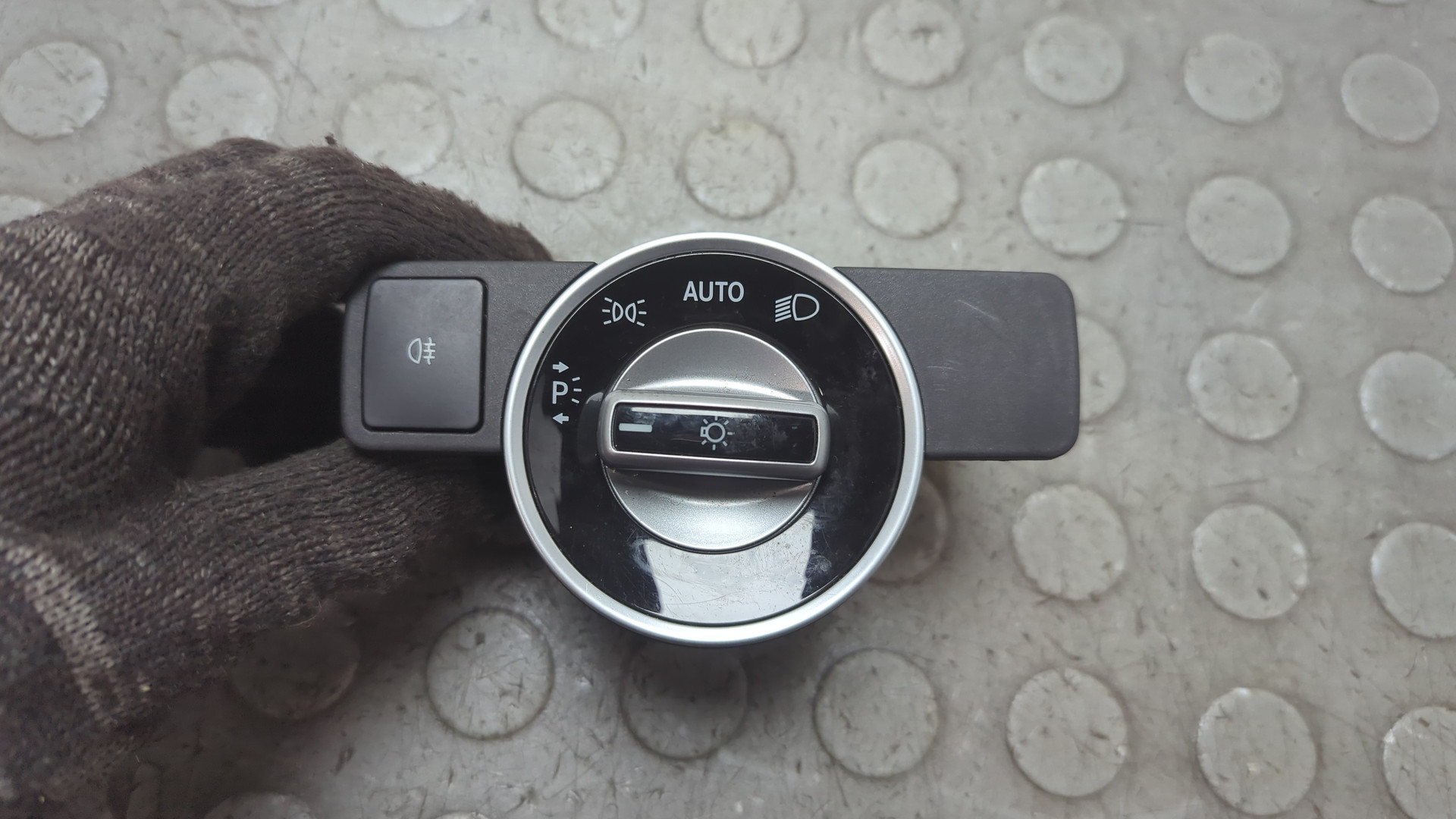 Переключатель света фар