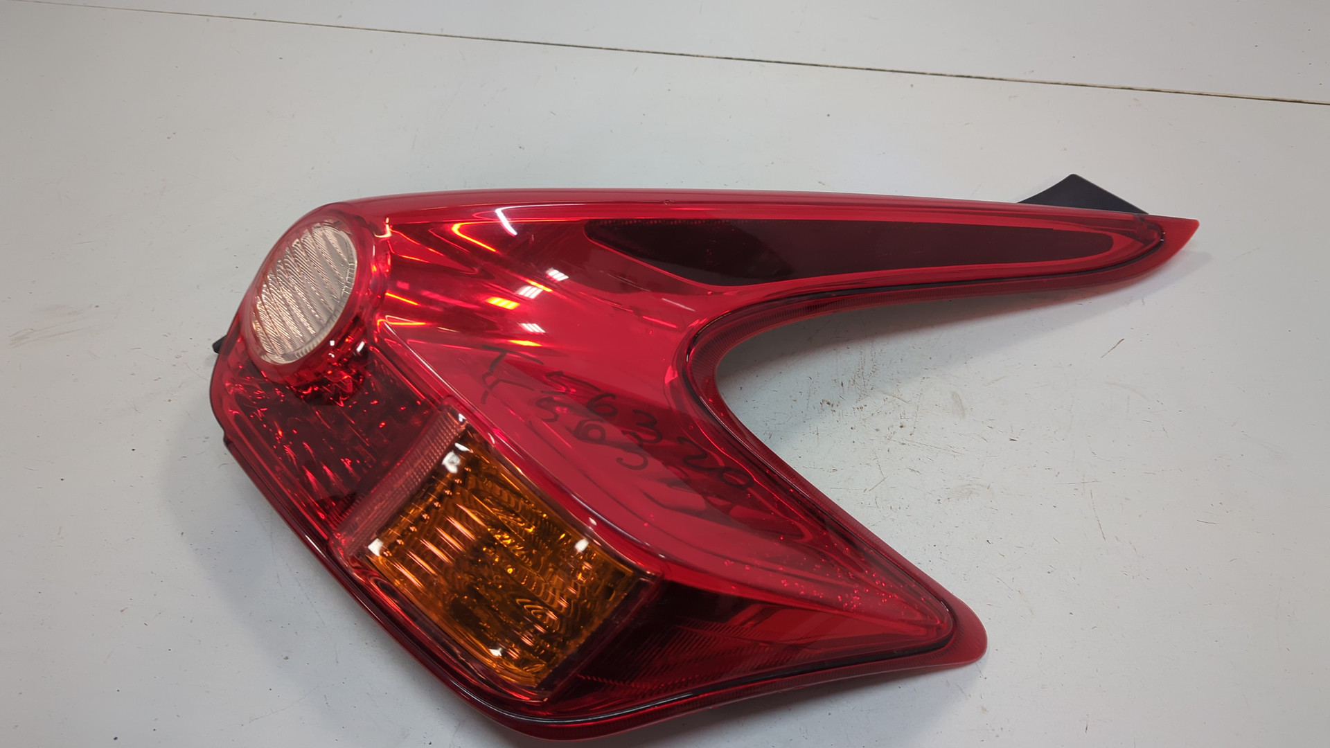 Фонарь задний правый