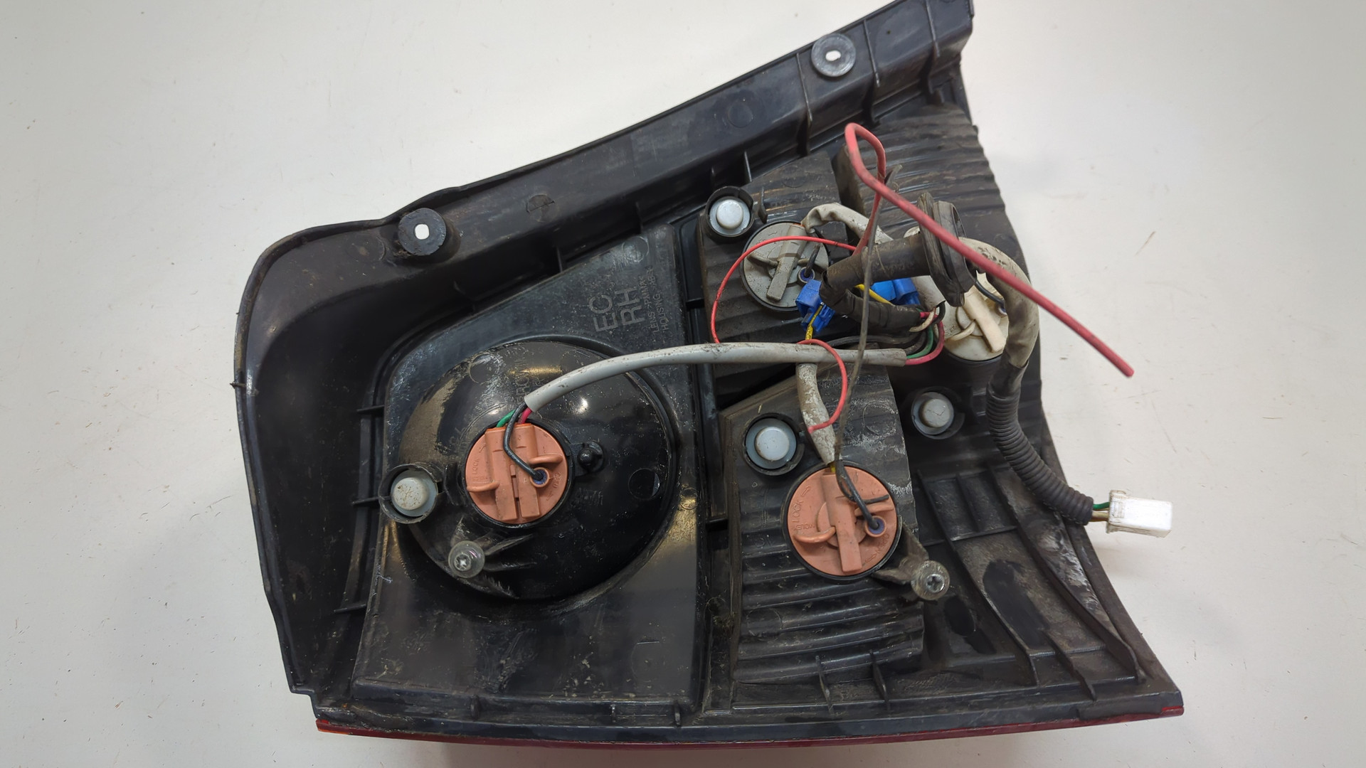 Фонарь задний правый