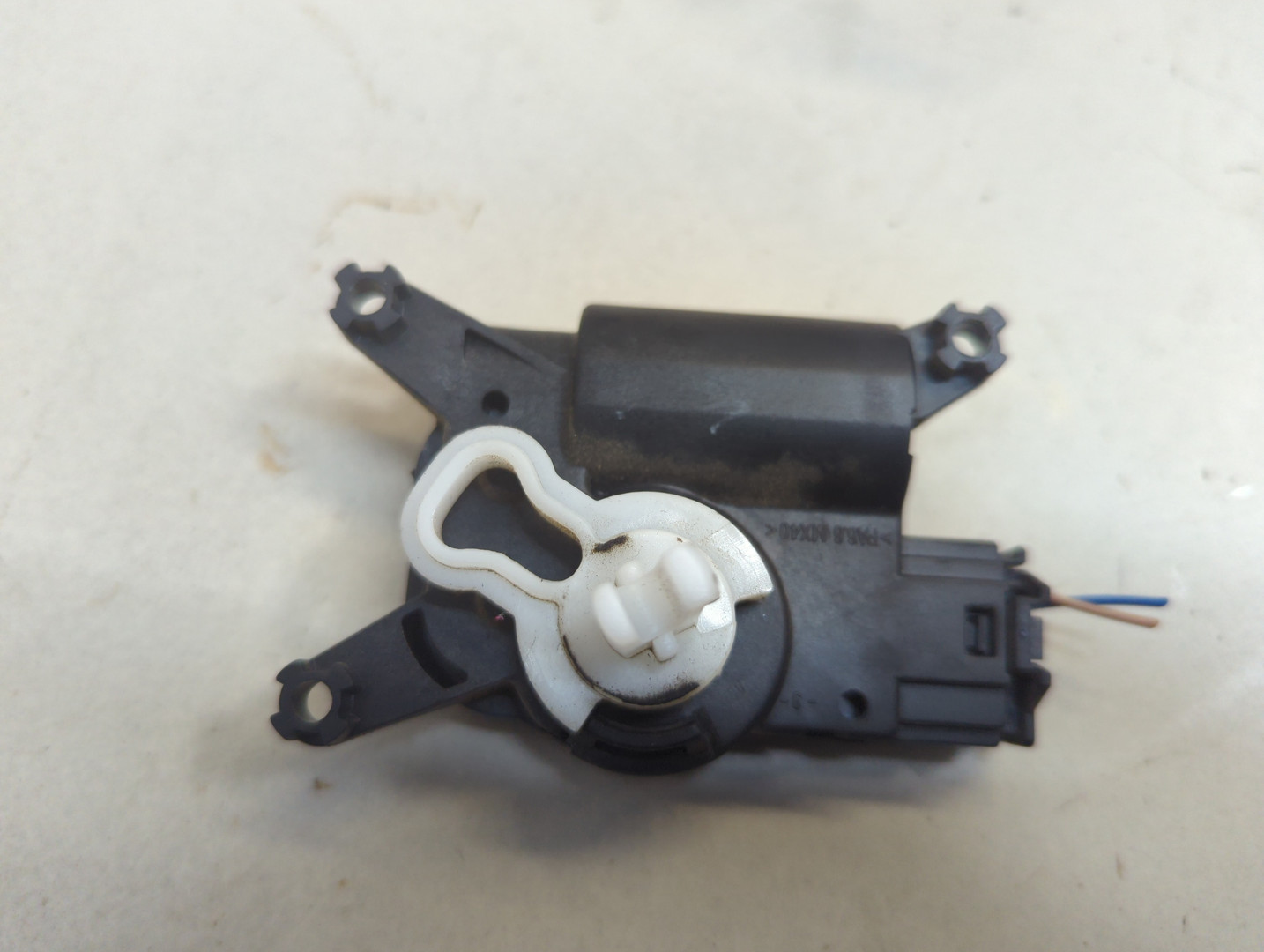 Моторчик заслонки печки