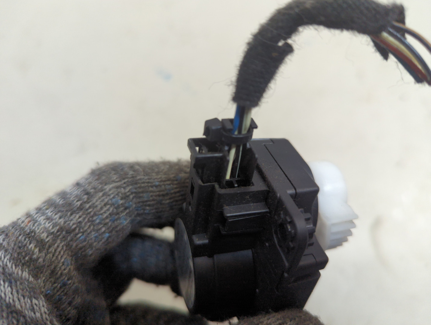 Моторчик заслонки печки