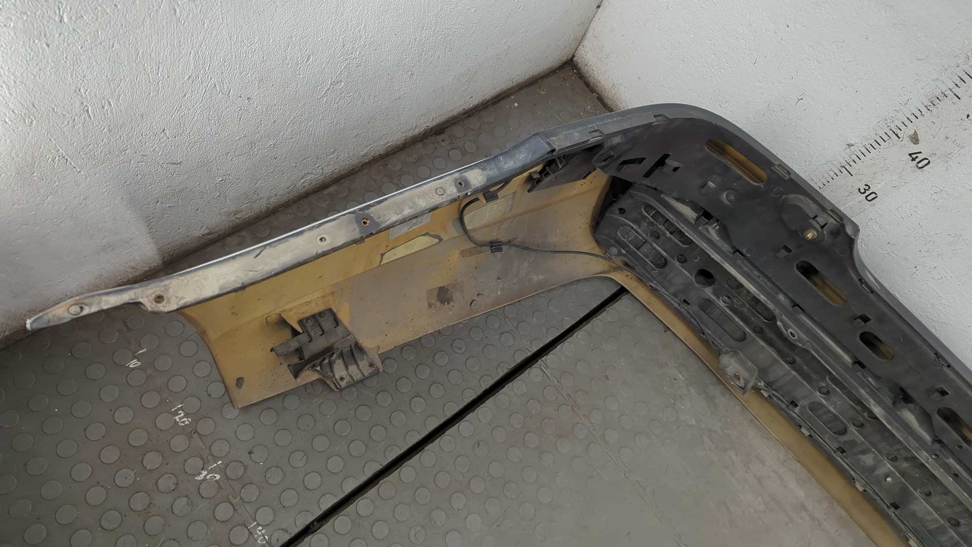 Бампер задний