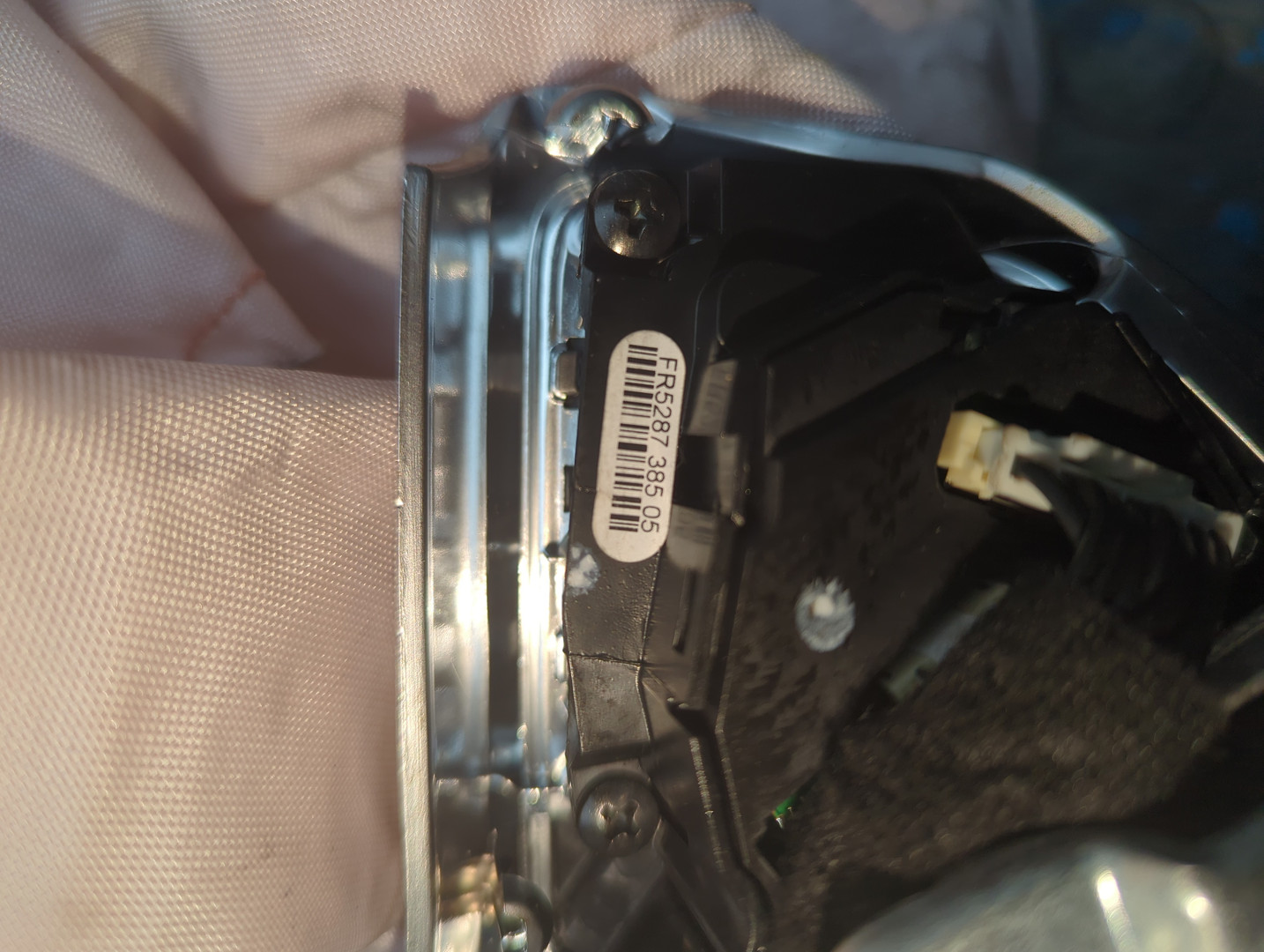 Подушка безопасности в рулевое колесо