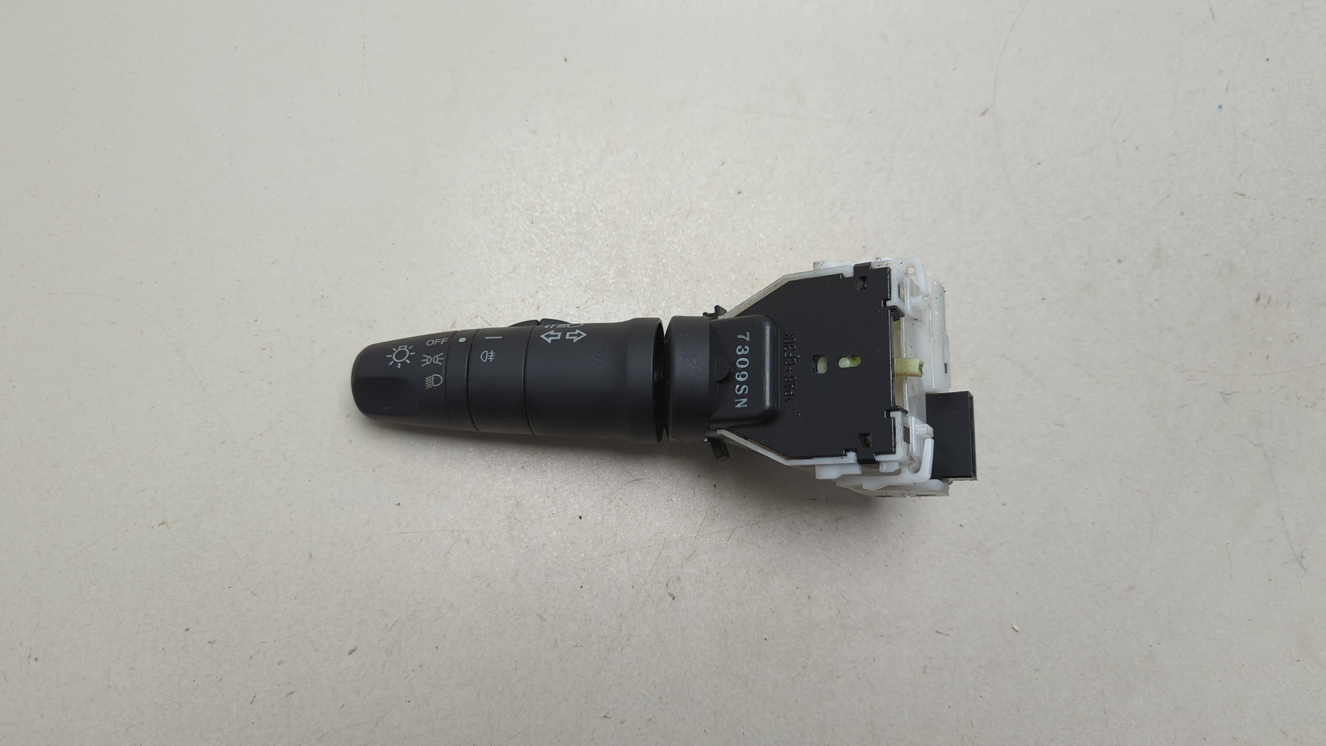 Переключатель поворотов подрулевой