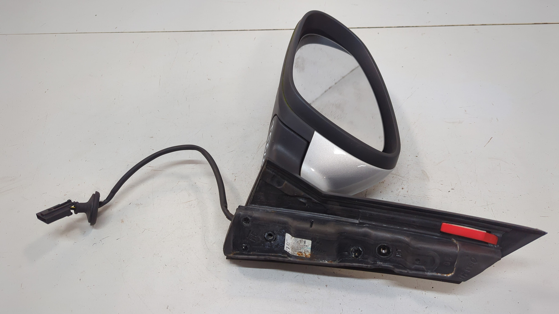 Зеркало левое электрическое