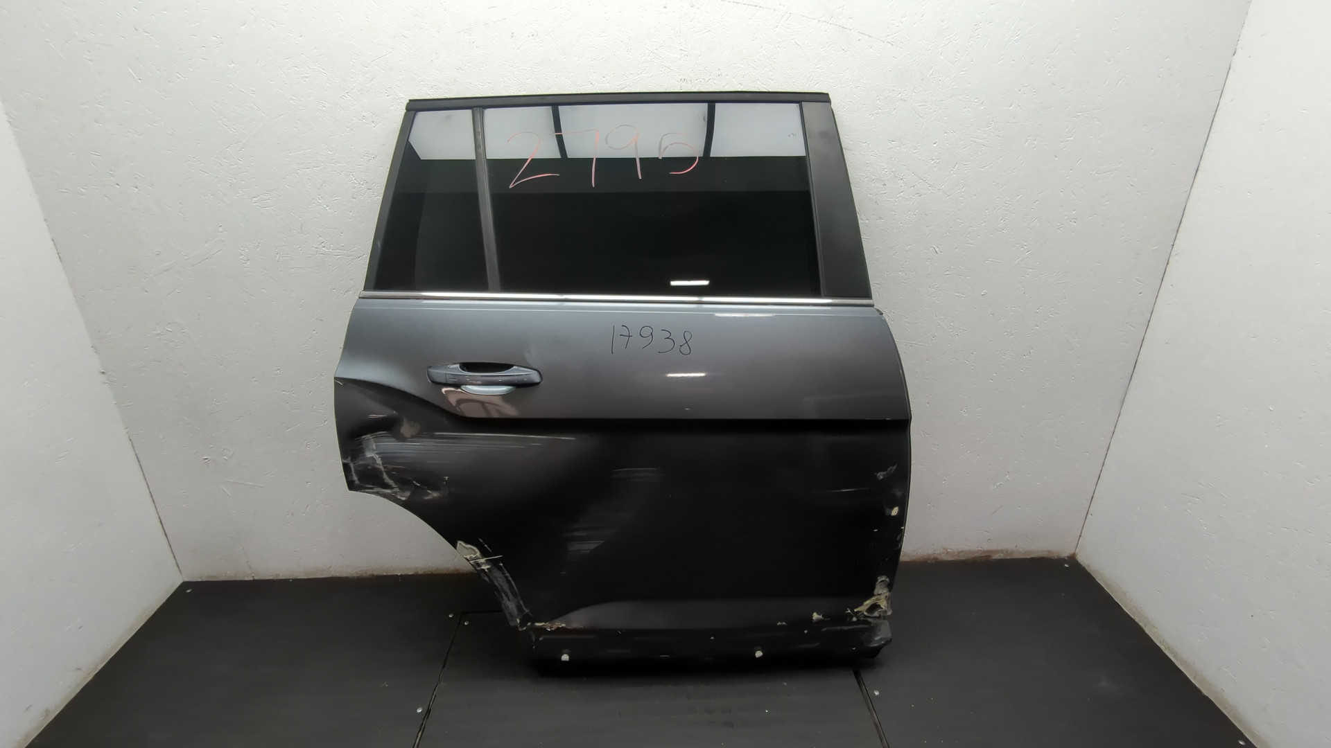 Дверь задняя правая