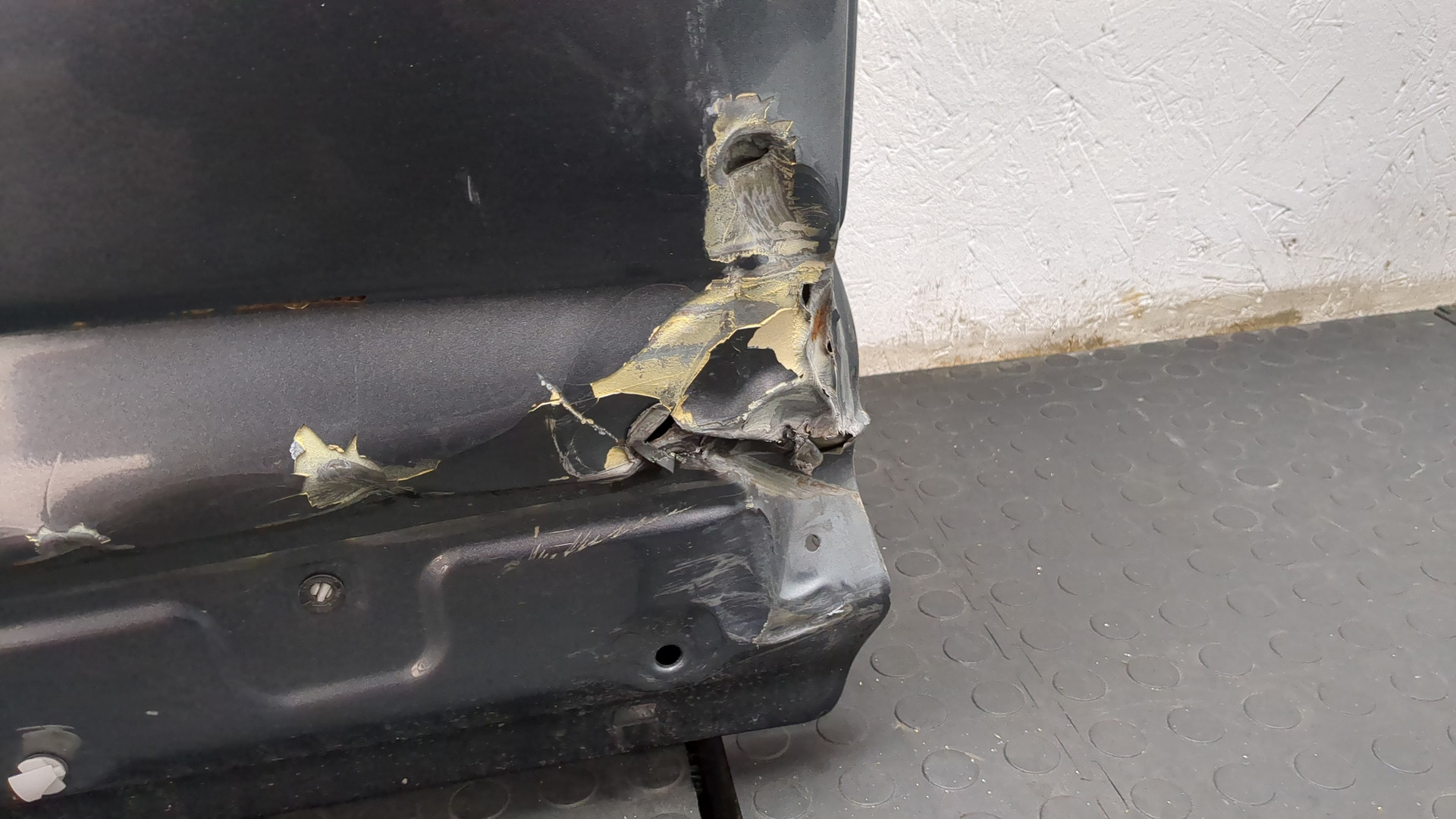 Дверь задняя правая