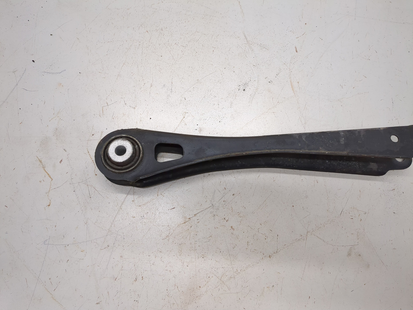 Рычаг задний правый