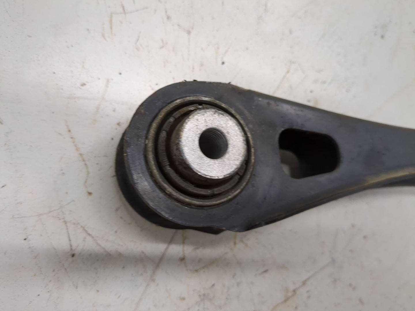 Рычаг задний правый