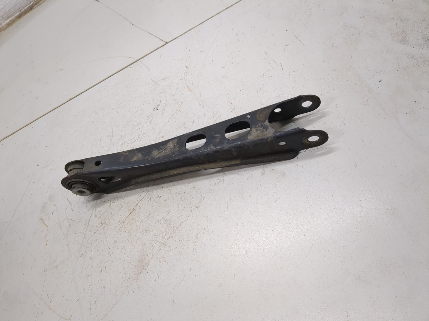 Рычаг задний правый