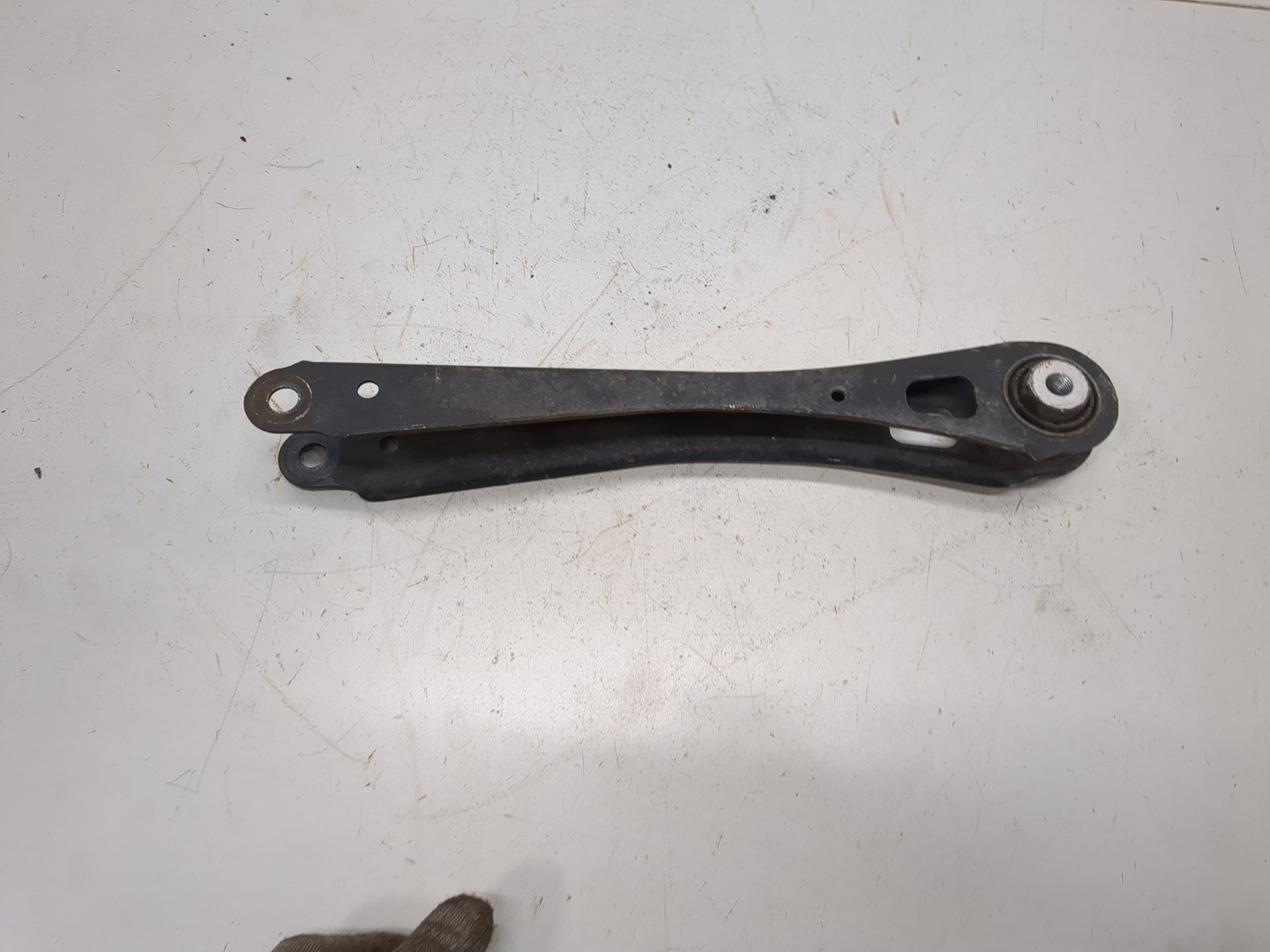 Рычаг задний правый