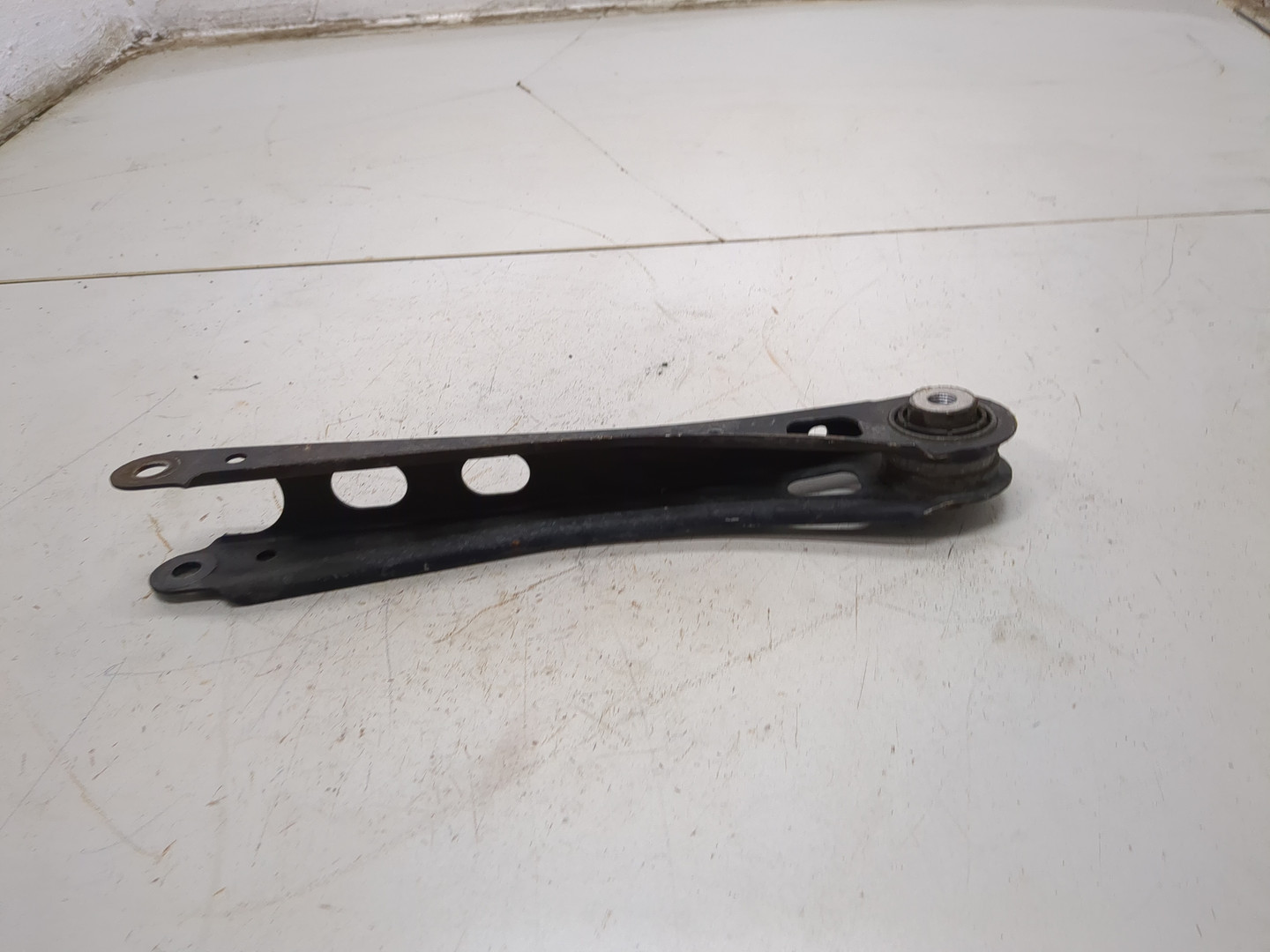 Рычаг задний правый