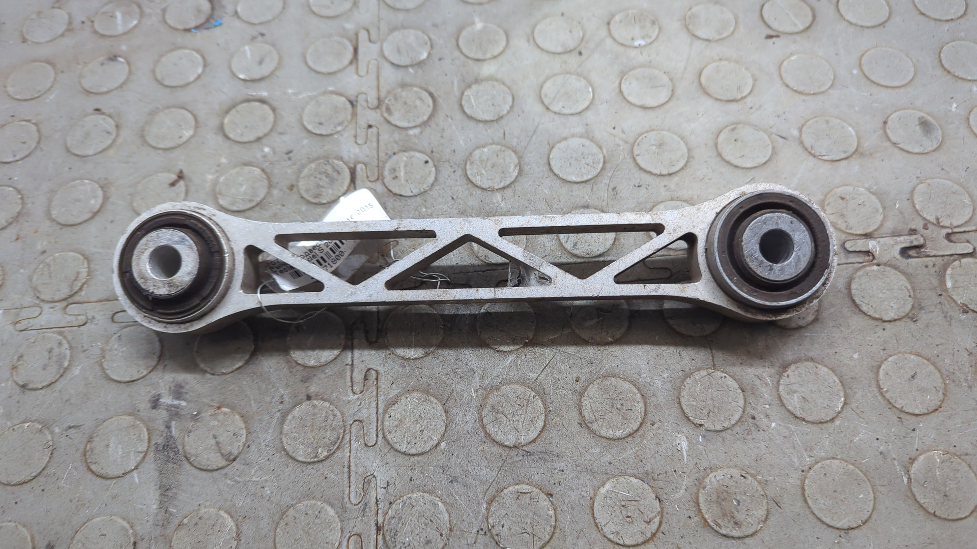 Рычаг задний