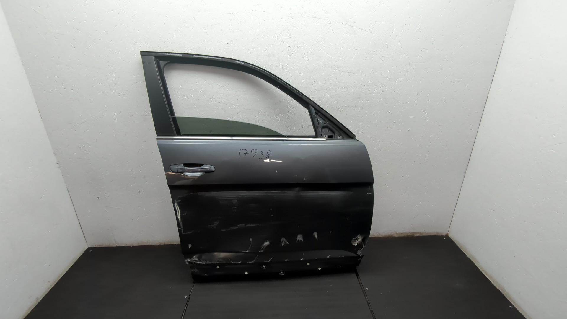 Дверь передняя правая